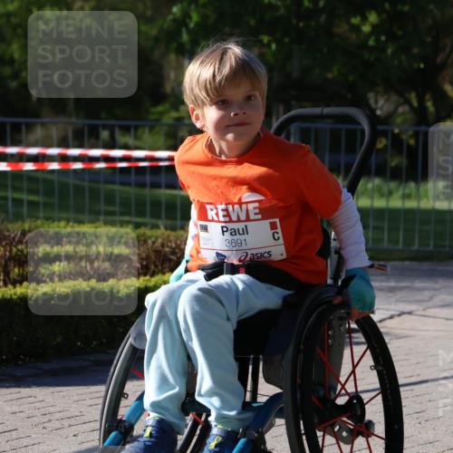 25.04.2025 - Das Zehntel Zöllner http://msf.ph/oto/7682121 26.04.2025 07:55:09 Laufen 3691 meine-sportfotos.de