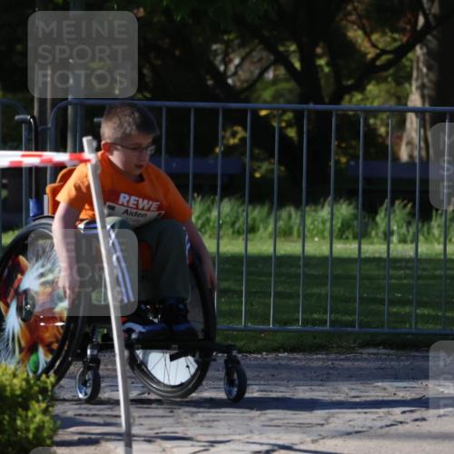 25.04.2025 - Das Zehntel Zöllner http://msf.ph/oto/7682215 26.04.2025 07:55:33 Laufen 3749 meine-sportfotos.de