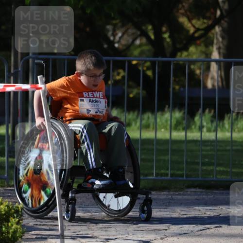 25.04.2025 - Das Zehntel Zöllner http://msf.ph/oto/7682222 26.04.2025 07:55:33 Laufen 3749 meine-sportfotos.de