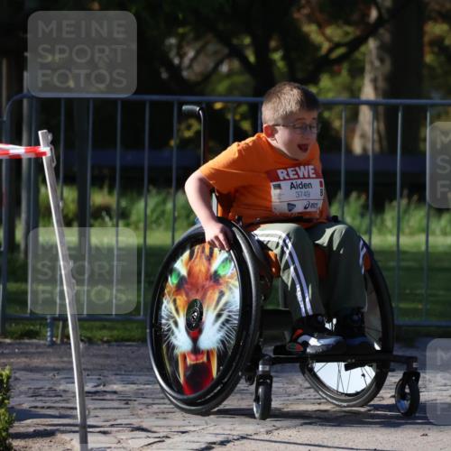 25.04.2025 - Das Zehntel Zöllner http://msf.ph/oto/7682242 26.04.2025 07:55:34 Laufen 3749 meine-sportfotos.de