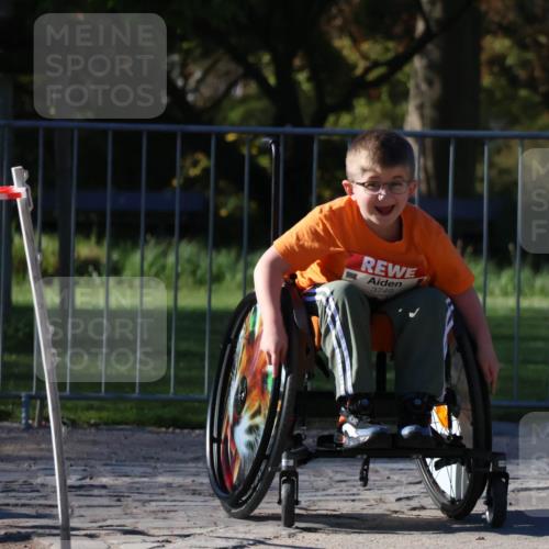 25.04.2025 - Das Zehntel Zöllner http://msf.ph/oto/7682248 26.04.2025 07:55:35 Laufen 3749 meine-sportfotos.de