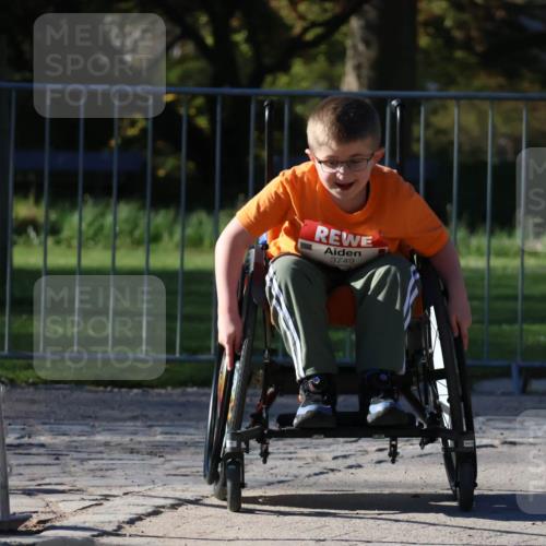 25.04.2025 - Das Zehntel Zöllner http://msf.ph/oto/7682253 26.04.2025 07:55:36 Laufen 3749 meine-sportfotos.de