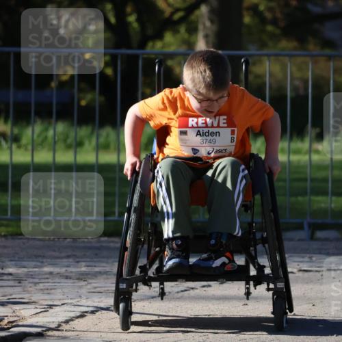 25.04.2025 - Das Zehntel Zöllner http://msf.ph/oto/7682260 26.04.2025 07:55:36 Laufen 3749 meine-sportfotos.de