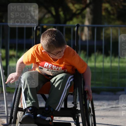 25.04.2025 - Das Zehntel Zöllner http://msf.ph/oto/7682273 26.04.2025 07:55:38 Laufen 3749 meine-sportfotos.de