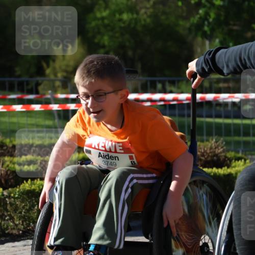 25.04.2025 - Das Zehntel Zöllner http://msf.ph/oto/7682310 26.04.2025 07:55:41 Laufen 3749 meine-sportfotos.de