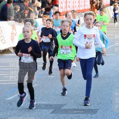 25.04.2025 - Das Zehntel Strokosch-Dieckow http://msf.ph/oto/7684104 26.04.2025 08:52:03 Ziel 1113, 1177, 1488, 1546, 1757, 1943, 2010, 2213, 2309, 2348, 2505, 2621, 2644, 2684, 2700, 2779, 2848, 2853, 2907, 2960, 2975, 3049, 3066, 3099, 3188, 3486, 3538, 3877 meine-sportfotos.de