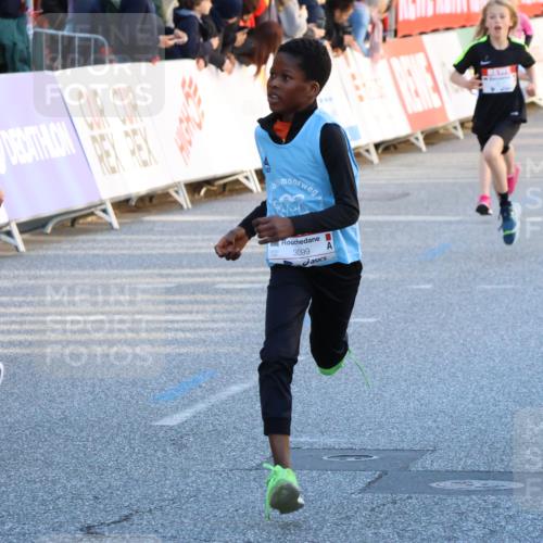 25.04.2025 - Das Zehntel Strokosch-Dieckow http://msf.ph/oto/7684556 26.04.2025 08:51:57 Ziel 1177, 1488, 1546, 1757, 1943, 2010, 2213, 2309, 2348, 2621, 2684, 2848, 2853, 2907, 2914, 2919, 2960, 3049, 3097, 3099, 3188, 3415, 3808, 3877 meine-sportfotos.de