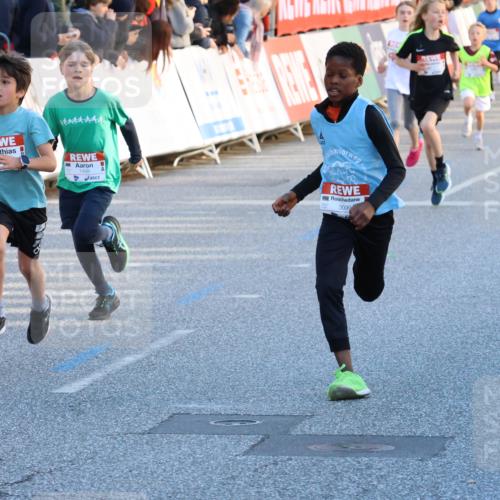 25.04.2025 - Das Zehntel Strokosch-Dieckow http://msf.ph/oto/7684606 26.04.2025 08:51:56 Ziel 1177, 1488, 1546, 1757, 1922, 1943, 2010, 2213, 2309, 2621, 2684, 2848, 2853, 2907, 2914, 2919, 2960, 3049, 3097, 3099, 3188, 3415, 3808, 3877 meine-sportfotos.de
