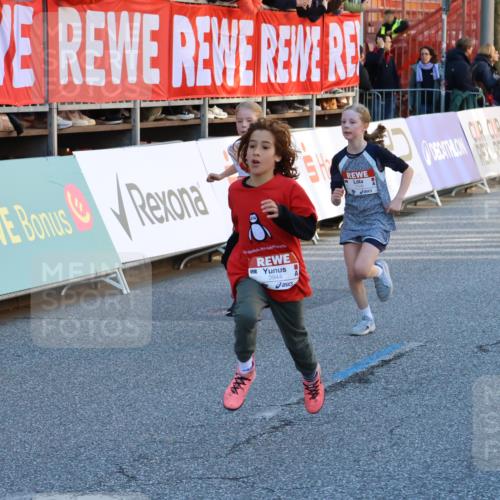 25.04.2025 - Das Zehntel Strokosch-Dieckow http://msf.ph/oto/7687579 26.04.2025 08:53:03 Ziel 1108, 1541, 1568, 1752, 1761, 2187, 2194, 2275, 2464, 2500, 2628, 3063, 3088, 3102, 3178, 3225, 3409, 3462, 3467, 3499, 3592, 3599, 3603, 3617, 3884, 3921, 3944 meine-sportfotos.de
