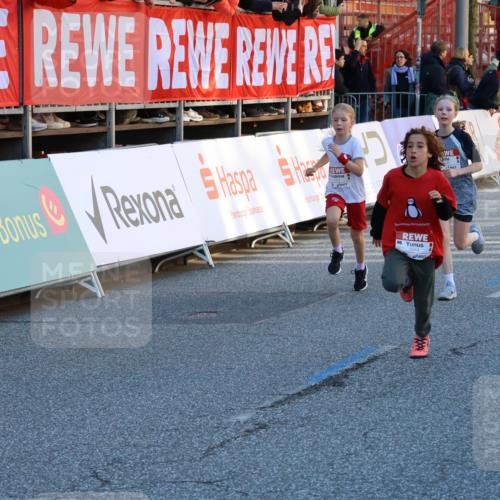 25.04.2025 - Das Zehntel Strokosch-Dieckow http://msf.ph/oto/7687741 26.04.2025 08:53:03 Ziel 1108, 1541, 1568, 1752, 1761, 2187, 2194, 2275, 2464, 2500, 2628, 3063, 3088, 3102, 3178, 3225, 3409, 3462, 3467, 3499, 3592, 3599, 3603, 3617, 3884, 3921, 3944 meine-sportfotos.de