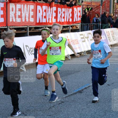 25.04.2025 - Das Zehntel Strokosch-Dieckow http://msf.ph/oto/7687911 26.04.2025 08:53:01 Ziel 1108, 1568, 1752, 1761, 2187, 2275, 2464, 2500, 3063, 3085, 3088, 3102, 3178, 3225, 3409, 3462, 3467, 3499, 3592, 3603, 3617, 3884, 3921, 3944 meine-sportfotos.de