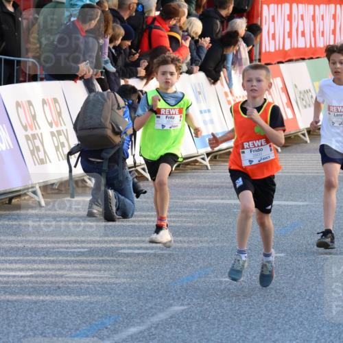 25.04.2025 - Das Zehntel Strokosch-Dieckow http://msf.ph/oto/7689113 26.04.2025 08:51:09 Ziel 1458, 1473, 1476, 1884, 2098, 2103, 2156, 2166, 2492, 2800, 2852, 2855, 2903, 2920, 3210, 3214, 3445, 3520, 3812, 3849, 3872 meine-sportfotos.de
