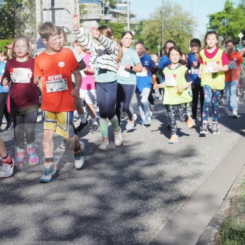 25.04.2025 - Das Zehntel KatJ http://msf.ph/oto/7693238 26.04.2025 08:36:44 Laufen 380, 3819 meine-sportfotos.de