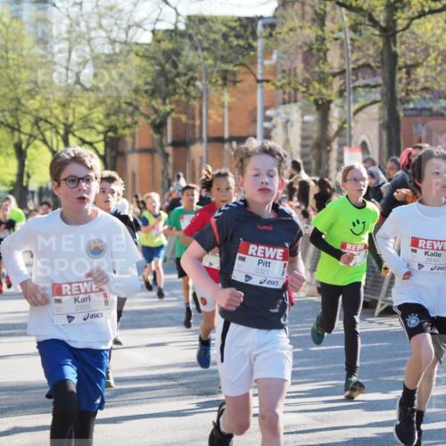 25.04.2025 - Das Zehntel MichiJ http://msf.ph/oto/7694655 26.04.2025 08:48:33 Laufen 2325, 2321, 2840 meine-sportfotos.de