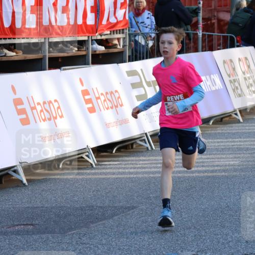 25.04.2025 - Das Zehntel Strokosch-Dieckow http://msf.ph/oto/7694887 26.04.2025 08:48:38 Ziel 2715, 3469 meine-sportfotos.de