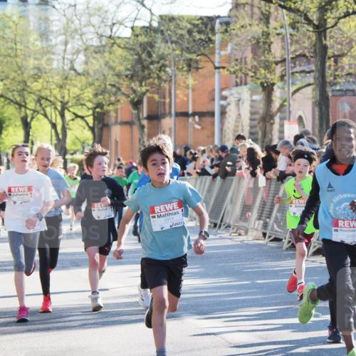 25.04.2025 - Das Zehntel MichiJ http://msf.ph/oto/7695176 26.04.2025 08:48:51 Laufen 2914, 3099 meine-sportfotos.de