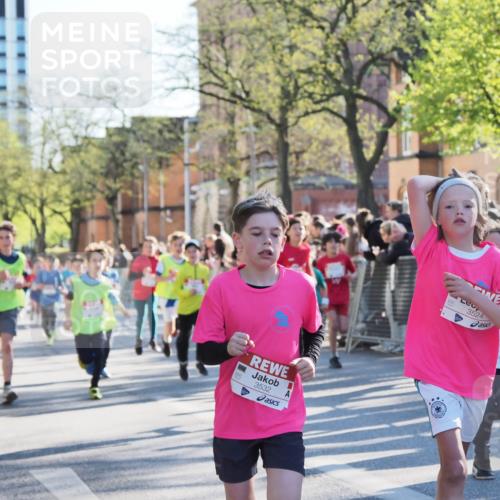 25.04.2025 - Das Zehntel MichiJ http://msf.ph/oto/7697418 26.04.2025 08:50:15 Laufen 3532, 3524 meine-sportfotos.de