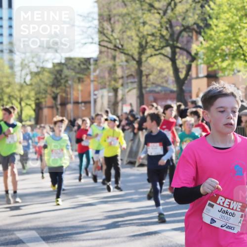 25.04.2025 - Das Zehntel MichiJ http://msf.ph/oto/7697430 26.04.2025 08:50:16 Laufen 3532, 3532 meine-sportfotos.de