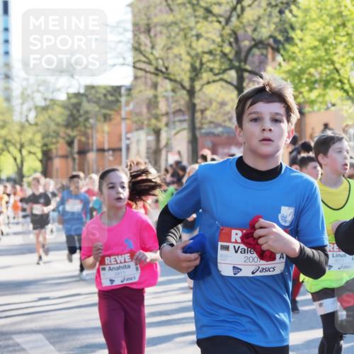 25.04.2025 - Das Zehntel MichiJ http://msf.ph/oto/7697728 26.04.2025 08:50:25 Laufen 3411, 200, 3611 meine-sportfotos.de