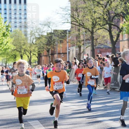 25.04.2025 - Das Zehntel MichiJ http://msf.ph/oto/7697946 26.04.2025 08:50:31 Laufen 3719, 3787, 2653 meine-sportfotos.de