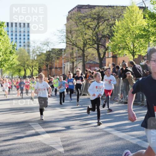 25.04.2025 - Das Zehntel MichiJ http://msf.ph/oto/7698237 26.04.2025 08:50:46 Laufen 1077 meine-sportfotos.de