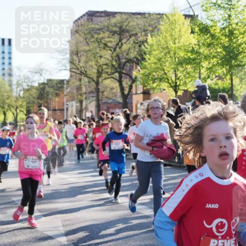 25.04.2025 - Das Zehntel MichiJ http://msf.ph/oto/7698548 26.04.2025 08:50:56 Laufen 1937 meine-sportfotos.de