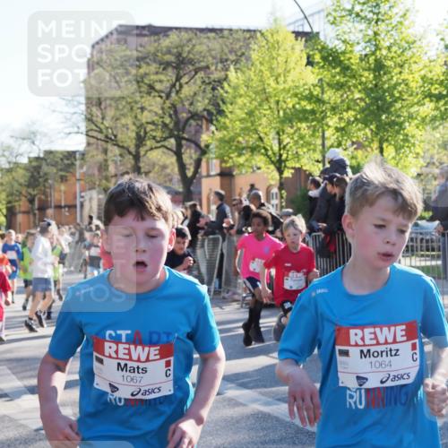 25.04.2025 - Das Zehntel MichiJ http://msf.ph/oto/7702435 26.04.2025 08:52:50 Laufen 1067, 1064, 10 meine-sportfotos.de