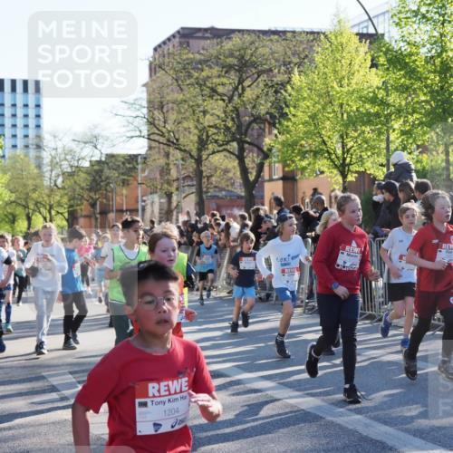 25.04.2025 - Das Zehntel MichiJ http://msf.ph/oto/7702478 26.04.2025 08:52:53 Laufen 1204, 1217, 33157 meine-sportfotos.de