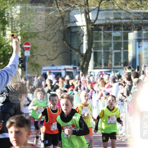 25.04.2025 - Das Zehntel Jannik Wohlers http://msf.ph/oto/7734630 26.04.2025 08:37:45 Laufen 1945 meine-sportfotos.de