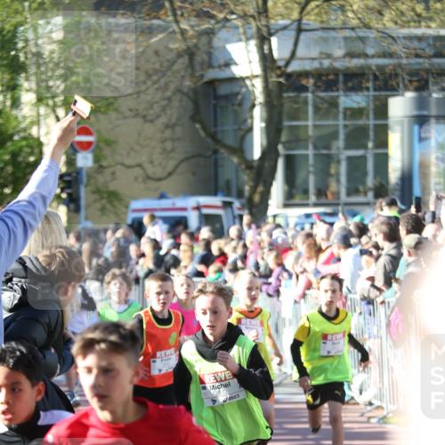 25.04.2025 - Das Zehntel Jannik Wohlers http://msf.ph/oto/7734633 26.04.2025 08:37:44 Laufen 1945 meine-sportfotos.de