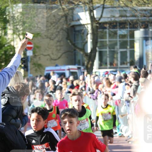25.04.2025 - Das Zehntel Jannik Wohlers http://msf.ph/oto/7734640 26.04.2025 08:37:44 Laufen 2513, 1945 meine-sportfotos.de