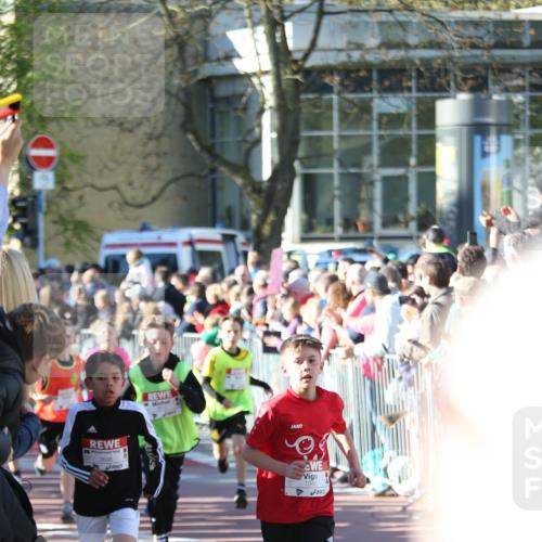 25.04.2025 - Das Zehntel Jannik Wohlers http://msf.ph/oto/7734667 26.04.2025 08:37:43 Laufen 2696, 1945 meine-sportfotos.de