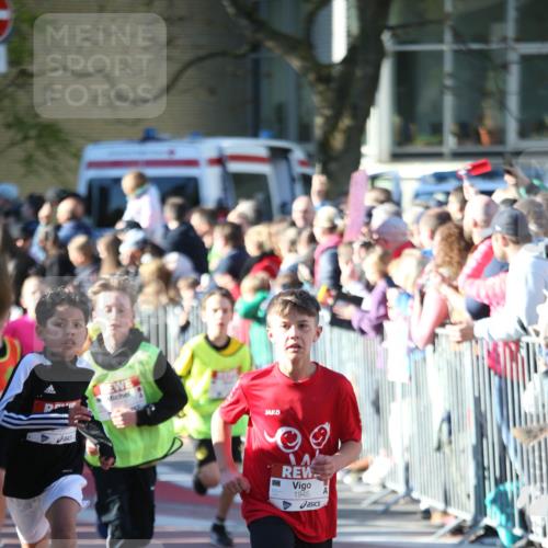 25.04.2025 - Das Zehntel Jannik Wohlers http://msf.ph/oto/7734679 26.04.2025 08:37:43 Laufen 1945 meine-sportfotos.de