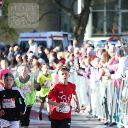 25.04.2025 - Das Zehntel Jannik Wohlers http://msf.ph/oto/7734685 26.04.2025 08:37:42 Laufen 2696, 1945 meine-sportfotos.de