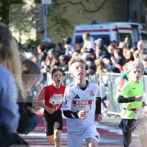 25.04.2025 - Das Zehntel Jannik Wohlers http://msf.ph/oto/7735062 26.04.2025 08:37:20 Laufen 3953, 32805, 2379, 2961 meine-sportfotos.de