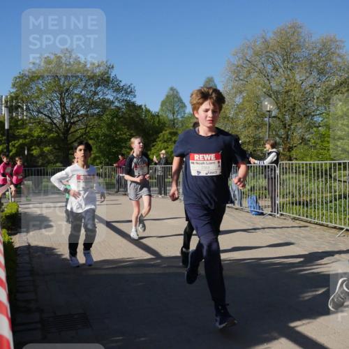 25.04.2025 - Das Zehntel Zöllner http://msf.ph/oto/7752055 26.04.2025 08:42:09 Laufen 2364 meine-sportfotos.de