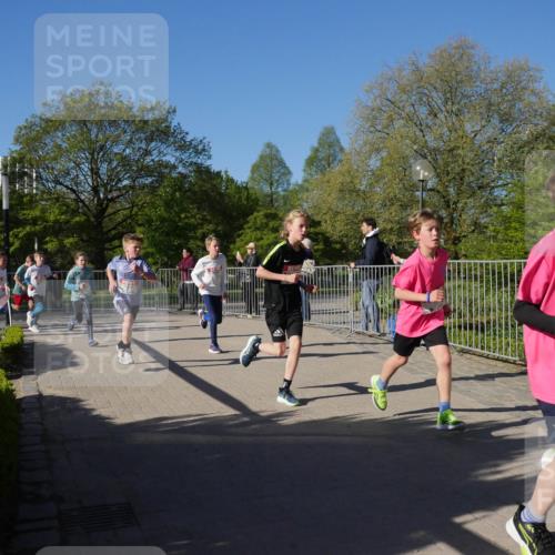 25.04.2025 - Das Zehntel Zöllner http://msf.ph/oto/7752093 26.04.2025 08:42:12 Laufen 3530 meine-sportfotos.de