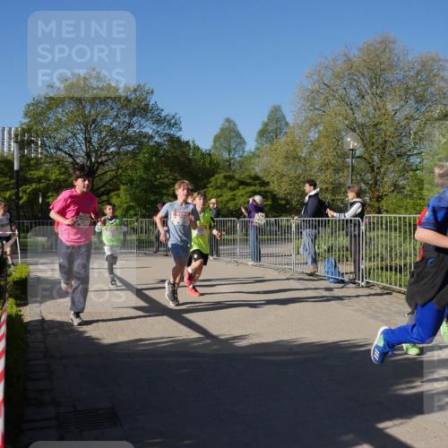 25.04.2025 - Das Zehntel Zöllner http://msf.ph/oto/7752158 26.04.2025 08:42:18 Laufen 2886 meine-sportfotos.de