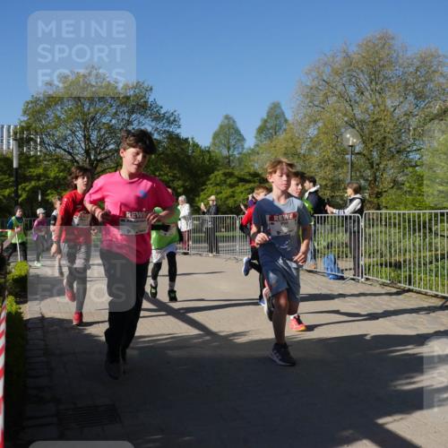 25.04.2025 - Das Zehntel Zöllner http://msf.ph/oto/7752169 26.04.2025 08:42:19 Laufen  meine-sportfotos.de