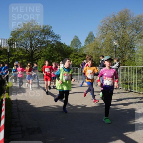 25.04.2025 - Das Zehntel Zöllner http://msf.ph/oto/7752202 26.04.2025 08:42:22 Laufen  meine-sportfotos.de