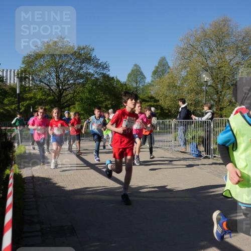 25.04.2025 - Das Zehntel Zöllner http://msf.ph/oto/7752216 26.04.2025 08:42:23 Laufen 2490 meine-sportfotos.de