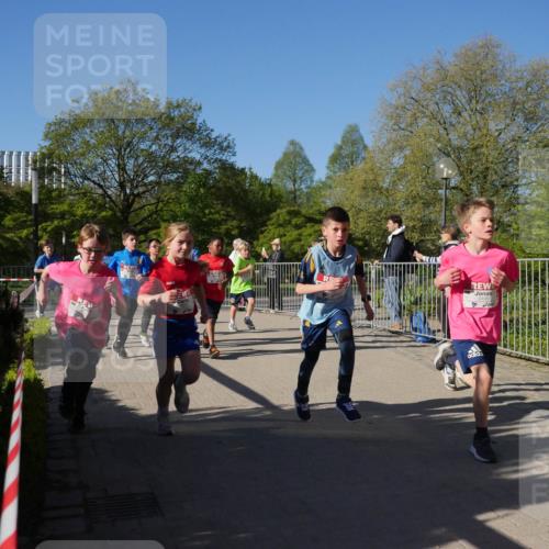 25.04.2025 - Das Zehntel Zöllner http://msf.ph/oto/7752226 26.04.2025 08:42:24 Laufen  meine-sportfotos.de