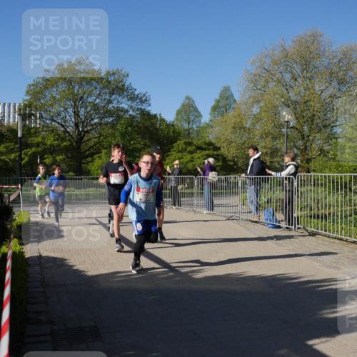 25.04.2025 - Das Zehntel Zöllner http://msf.ph/oto/7752269 26.04.2025 08:42:28 Laufen  meine-sportfotos.de