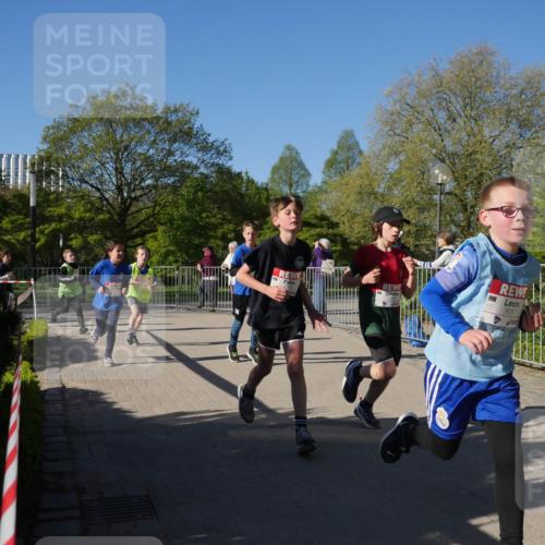 25.04.2025 - Das Zehntel Zöllner http://msf.ph/oto/7752279 26.04.2025 08:42:29 Laufen 3087 meine-sportfotos.de