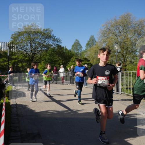 25.04.2025 - Das Zehntel Zöllner http://msf.ph/oto/7752283 26.04.2025 08:42:29 Laufen 2375 meine-sportfotos.de