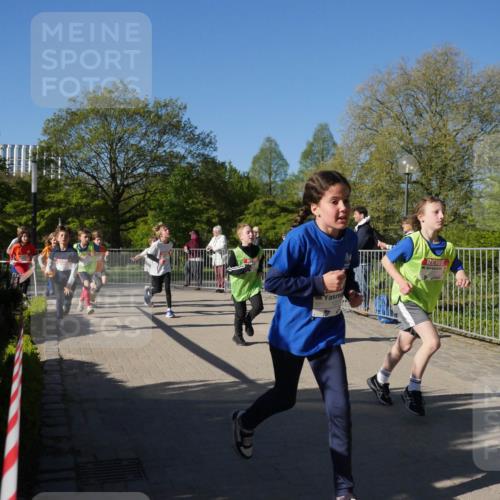 25.04.2025 - Das Zehntel Zöllner http://msf.ph/oto/7752296 26.04.2025 08:42:31 Laufen 122 meine-sportfotos.de