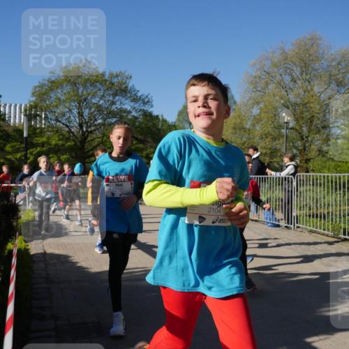 25.04.2025 - Das Zehntel Zöllner http://msf.ph/oto/7752359 26.04.2025 08:42:36 Laufen 2100, 2104 meine-sportfotos.de
