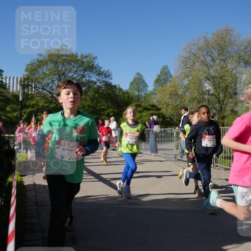 25.04.2025 - Das Zehntel Zöllner http://msf.ph/oto/7752410 26.04.2025 08:42:41 Laufen 1478 meine-sportfotos.de