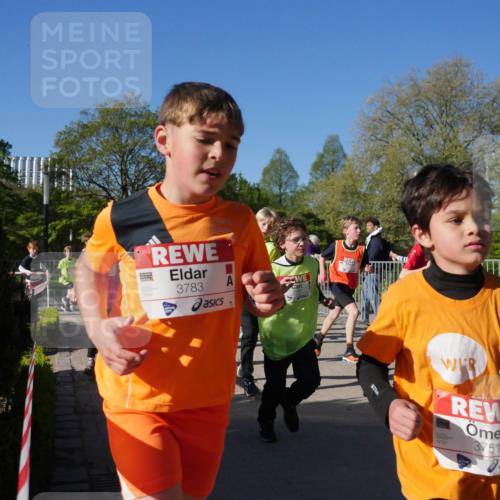 25.04.2025 - Das Zehntel Zöllner http://msf.ph/oto/7752433 26.04.2025 08:42:42 Laufen 3783, 3751, 3751 meine-sportfotos.de