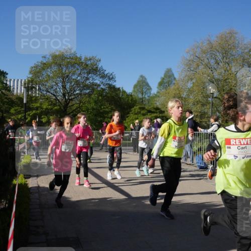25.04.2025 - Das Zehntel Zöllner http://msf.ph/oto/7752437 26.04.2025 08:42:43 Laufen 2500, 1928 meine-sportfotos.de